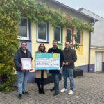 Spendenscheckübergabe an den Förder- und Freundeskreis der Grundschule Kettig e.V. – Unterstützung für die Bildung